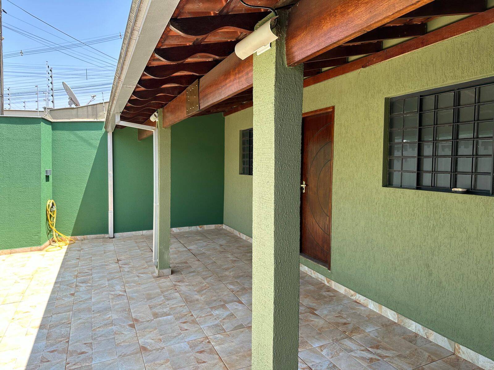 #W.272402C - Casa para Venda em Londrina - PR