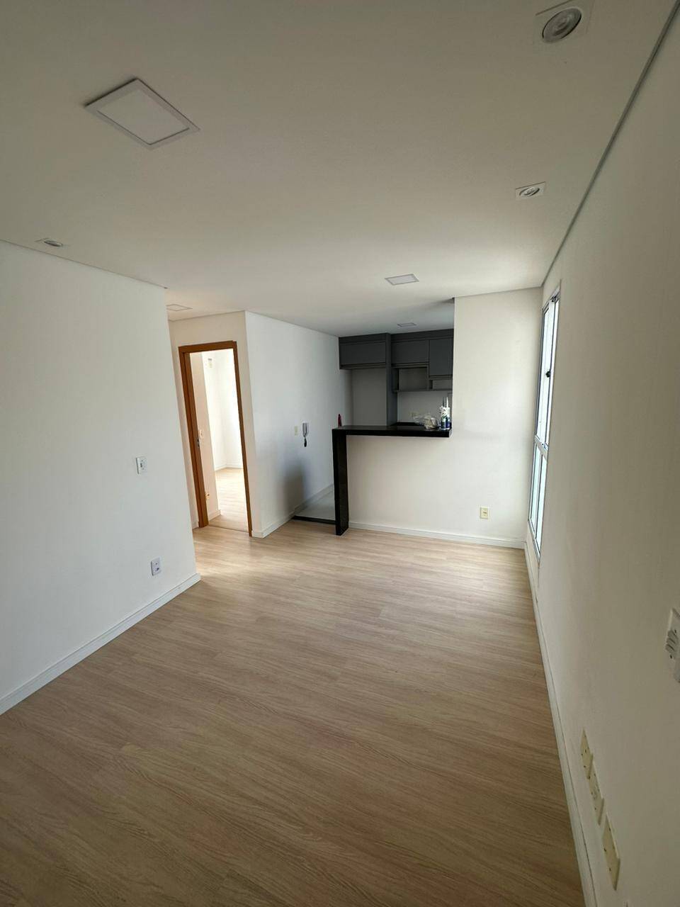 #M.582404A - Apartamento para Venda em Londrina - PR