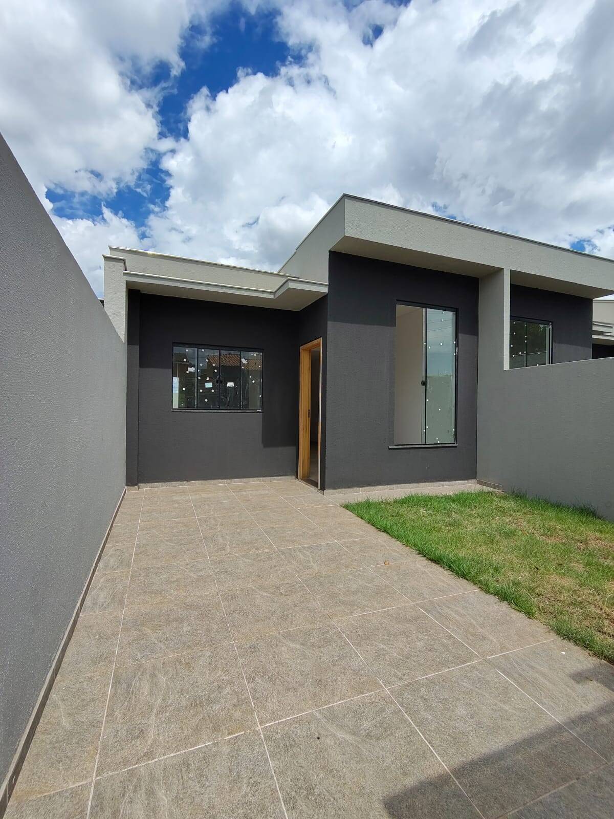 #W.010225C - Casa para Venda em Londrina - PR