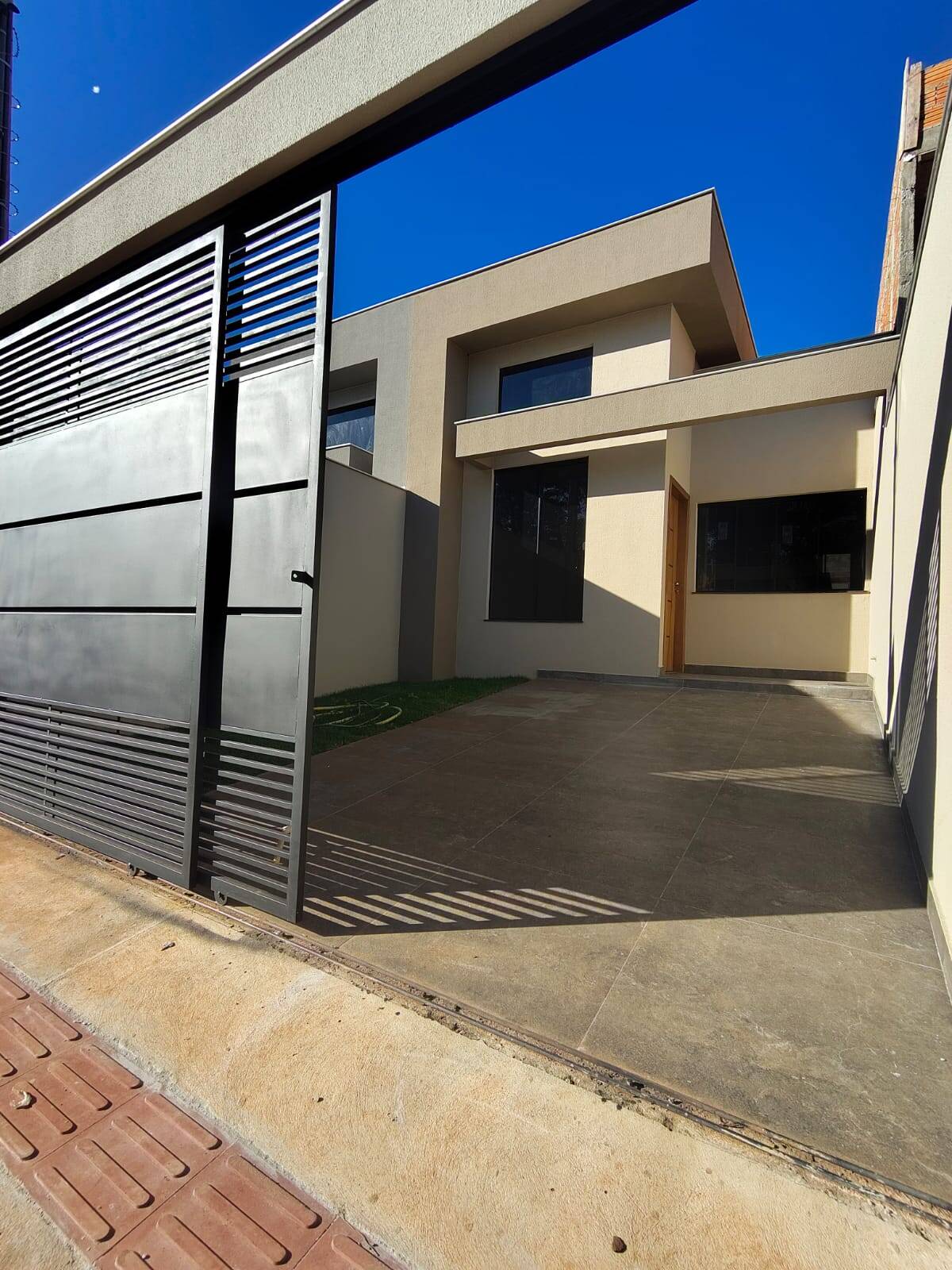 #W.050725C - Casa para Venda em Londrina - PR