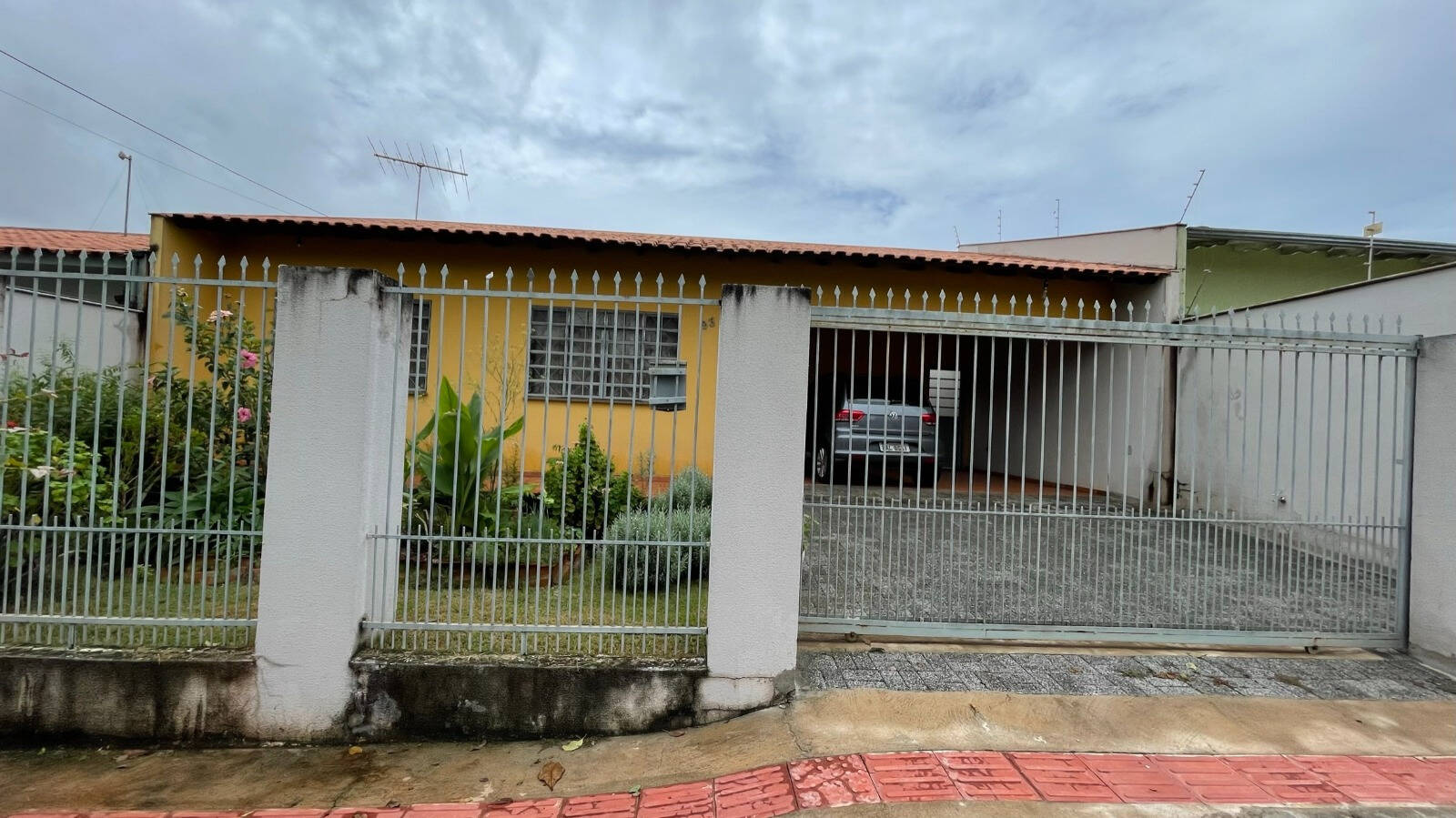 #W.060825C - Casa para Venda em Londrina - PR