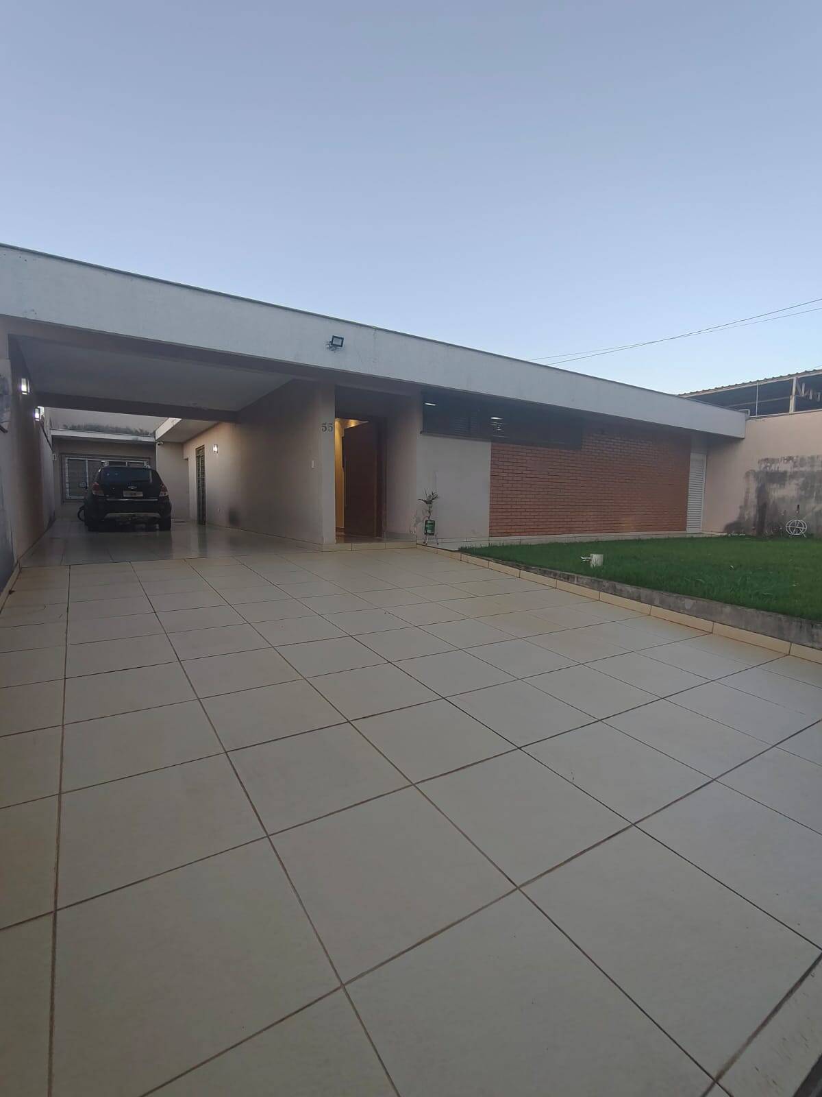 #W.081125C - Casa para Venda em Londrina - PR