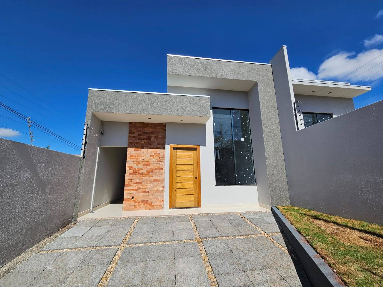 #W.111025C - Casa para Venda em Londrina - PR