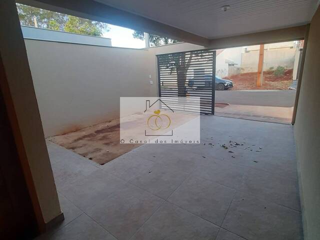 #W.092409C - Casa para Venda em Londrina - PR