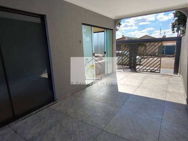 #W.012411C - Casa para Venda em Londrina - PR