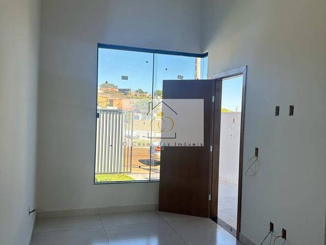 #W.290525C - Casa para Venda em Londrina - PR - 3