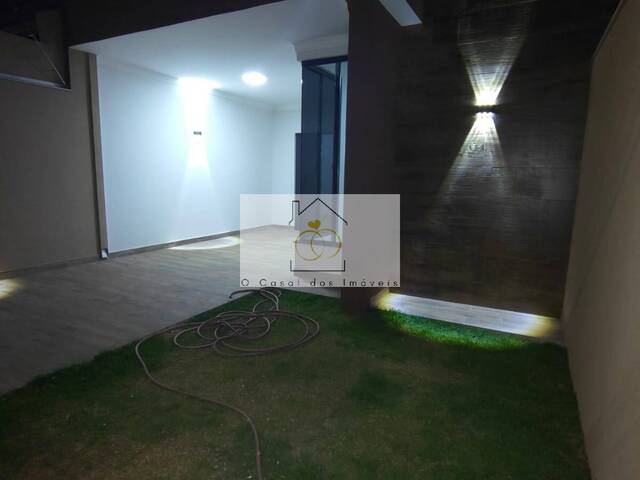 #W.160825C - Casa para Venda em Londrina - PR - 2