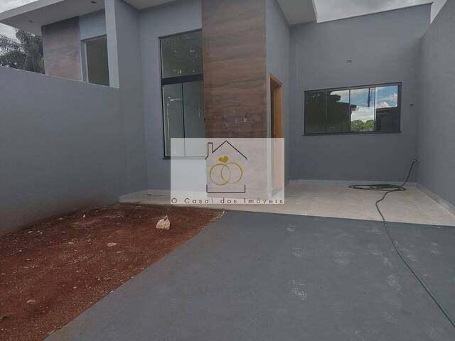 #W.091125C - Casa para Venda em Londrina - PR - 2