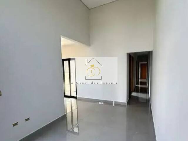 #W.010426C - Casa para Venda em Londrina - PR - 2