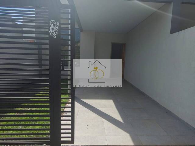 #W.090925C - Casa para Venda em Londrina - PR